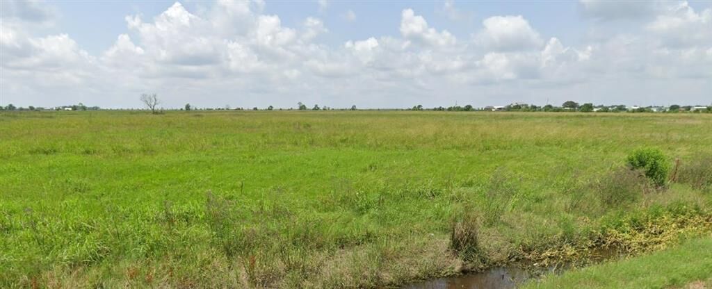 Property Photo:  4 N Precht Road  LA 70607 