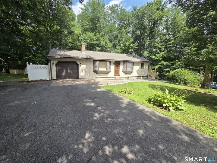 Property Photo:  