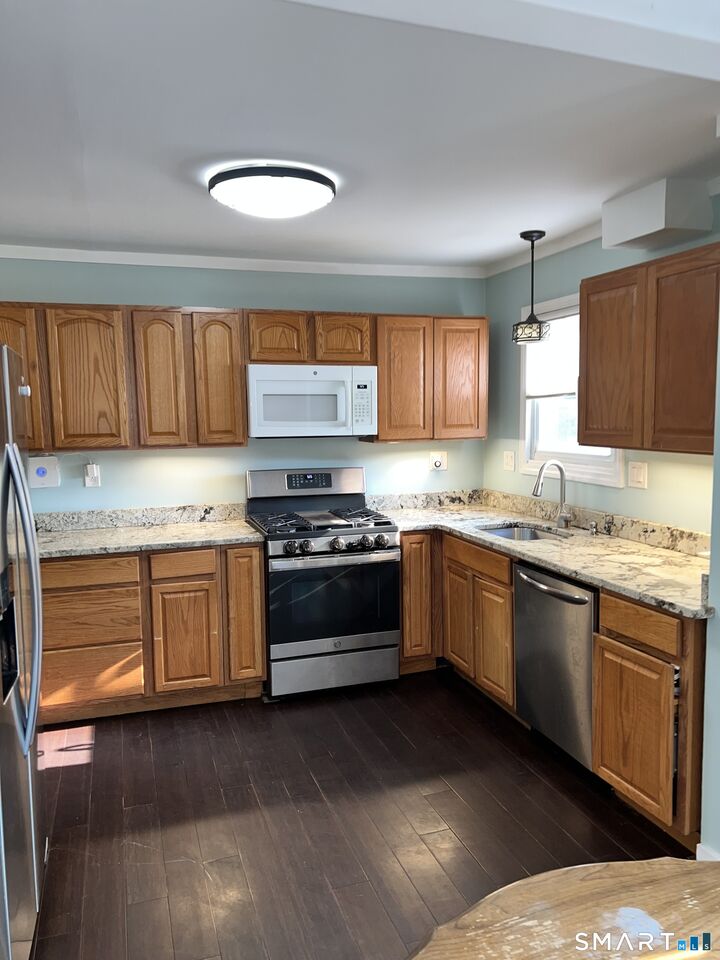 Property Photo:  58 Ashworth Street  CT 06040 