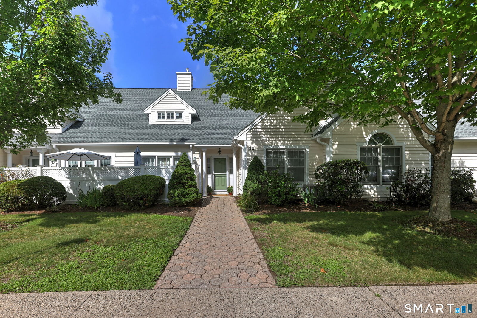 Property Photo: 35 Southwick Court 35 CT 06410