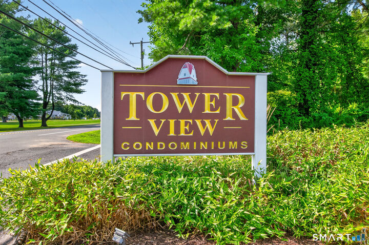 Property Photo: 87 Hilltop Drive 87 CT 06089