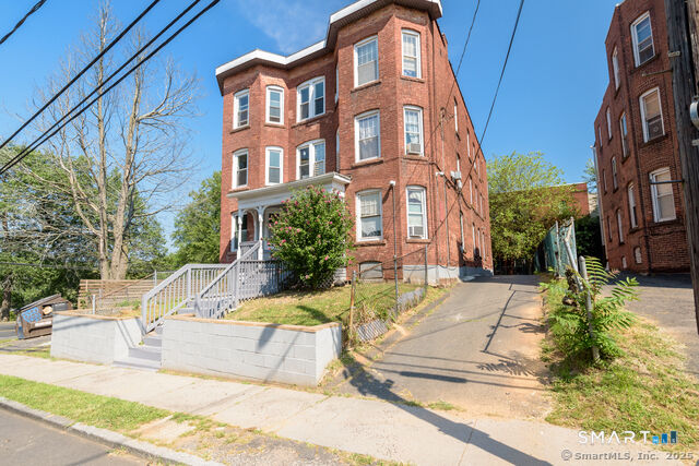 Property Photo:  50-52 York Street  CT 06106 