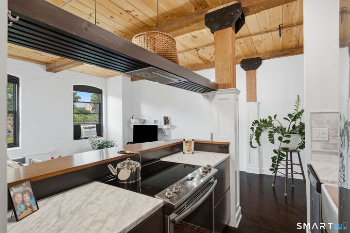 Property Photo:  222 Williams Street East 228  CT 06033 