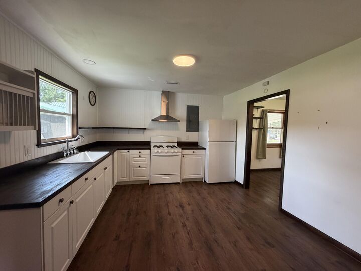 Property Photo:  513 S Elm Street  MO 65711 