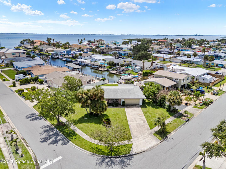 Property Photo: 1655 S Shelter Trail FL 32952
