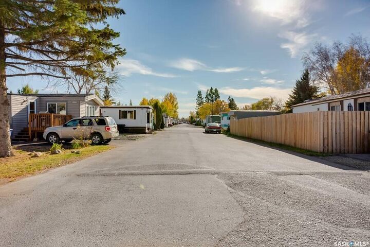 Property Photo:  219 Grant Street 1  SK S7N 2A5 
