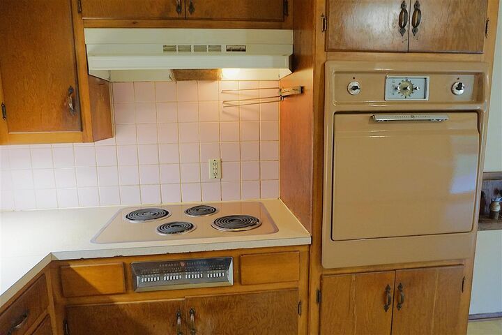 Property Photo: 2500 E Hartford OK 74604