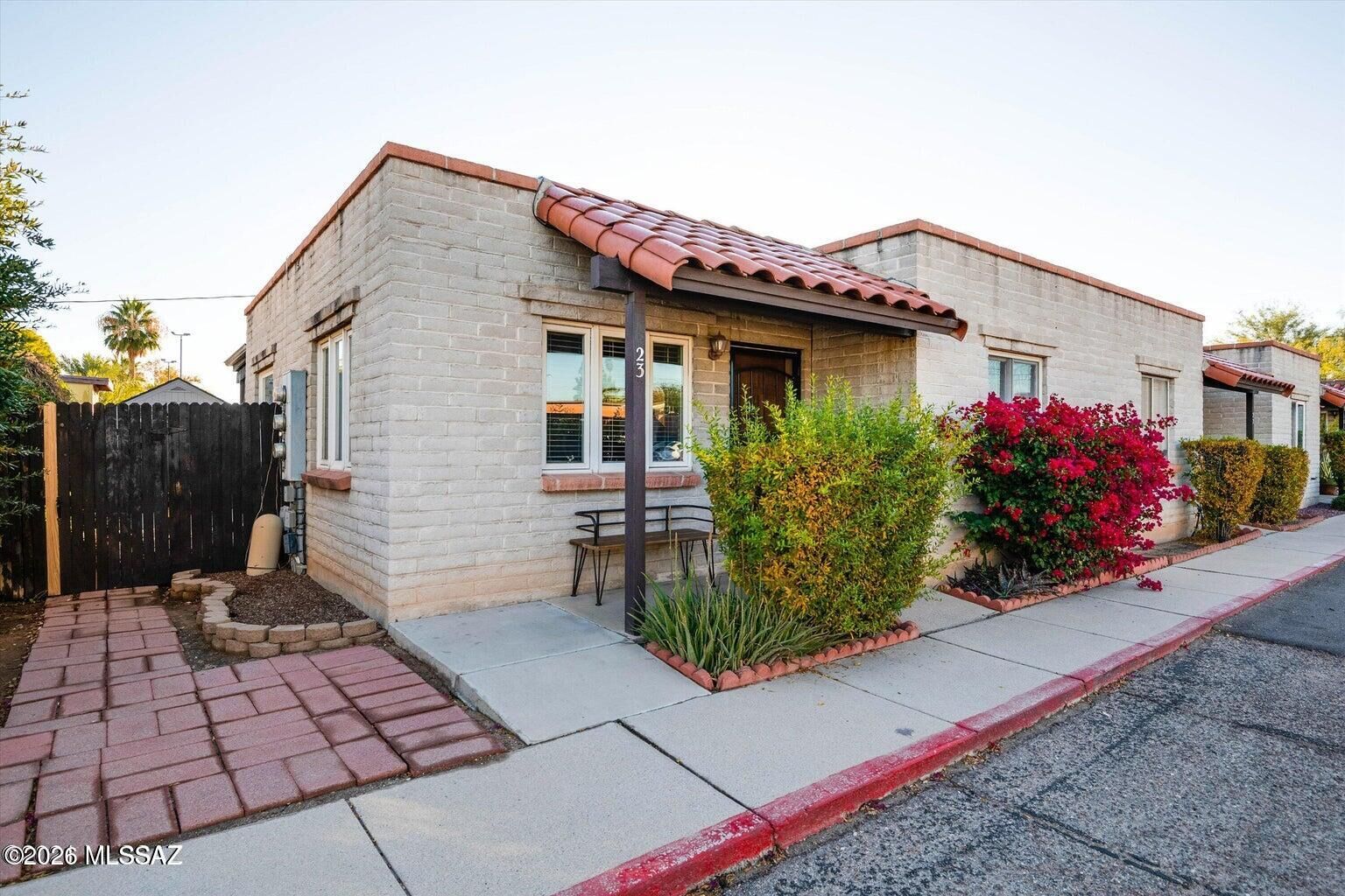 Property Photo:  211 W Roger Road 23  AZ 85705 