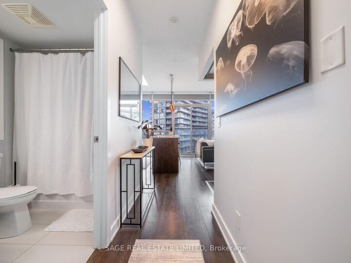 Property Photo: 169 Fort York Boulevard 918 ON M5V 0C8