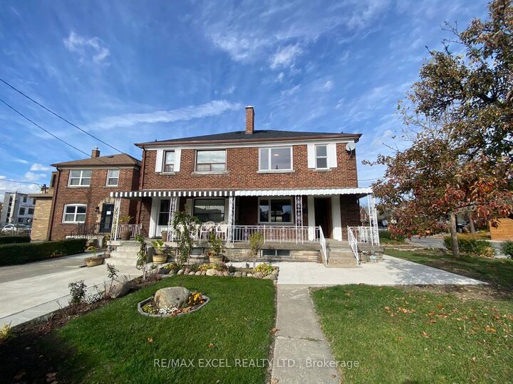 Property Photo:  443 Vaughan Road  ON M6C 2P4 