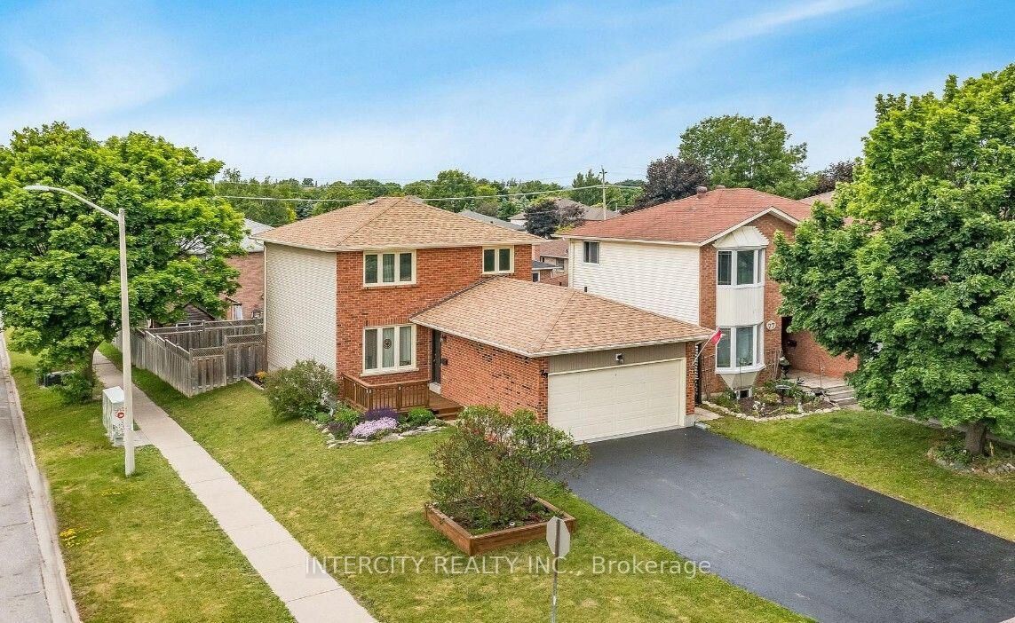 Property Photo: 79 Kinzie Lane ON L4M 5Z8