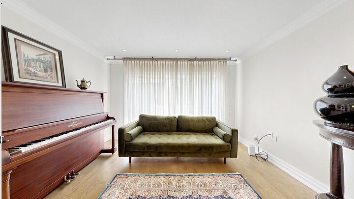 Property Photo: 42 Blackforest Drive ON L4E 2N6