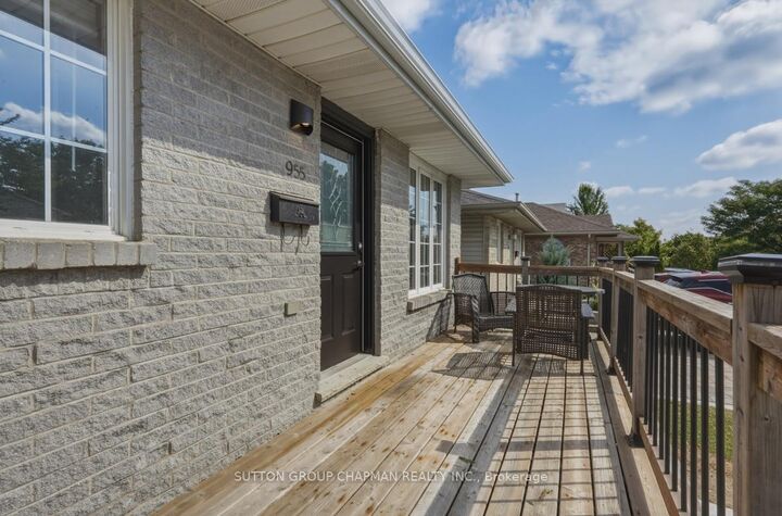 Property Photo: 955 Lawson Road ON N6G 4X4
