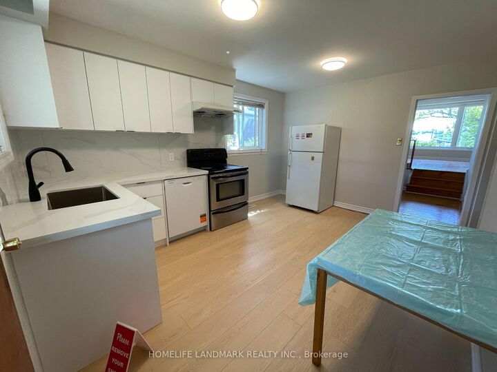 Property Photo: 1245 Shamir Crescent ON L5C 1L2