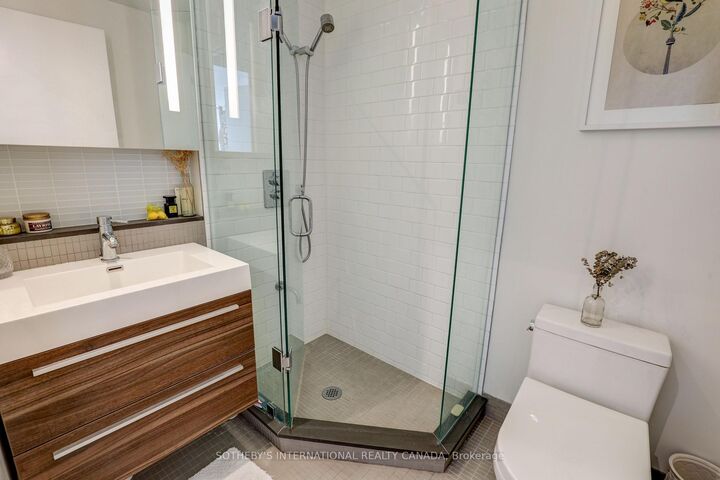 Property Photo: 8 Dovercourt Road 701 ON M6J 0B6