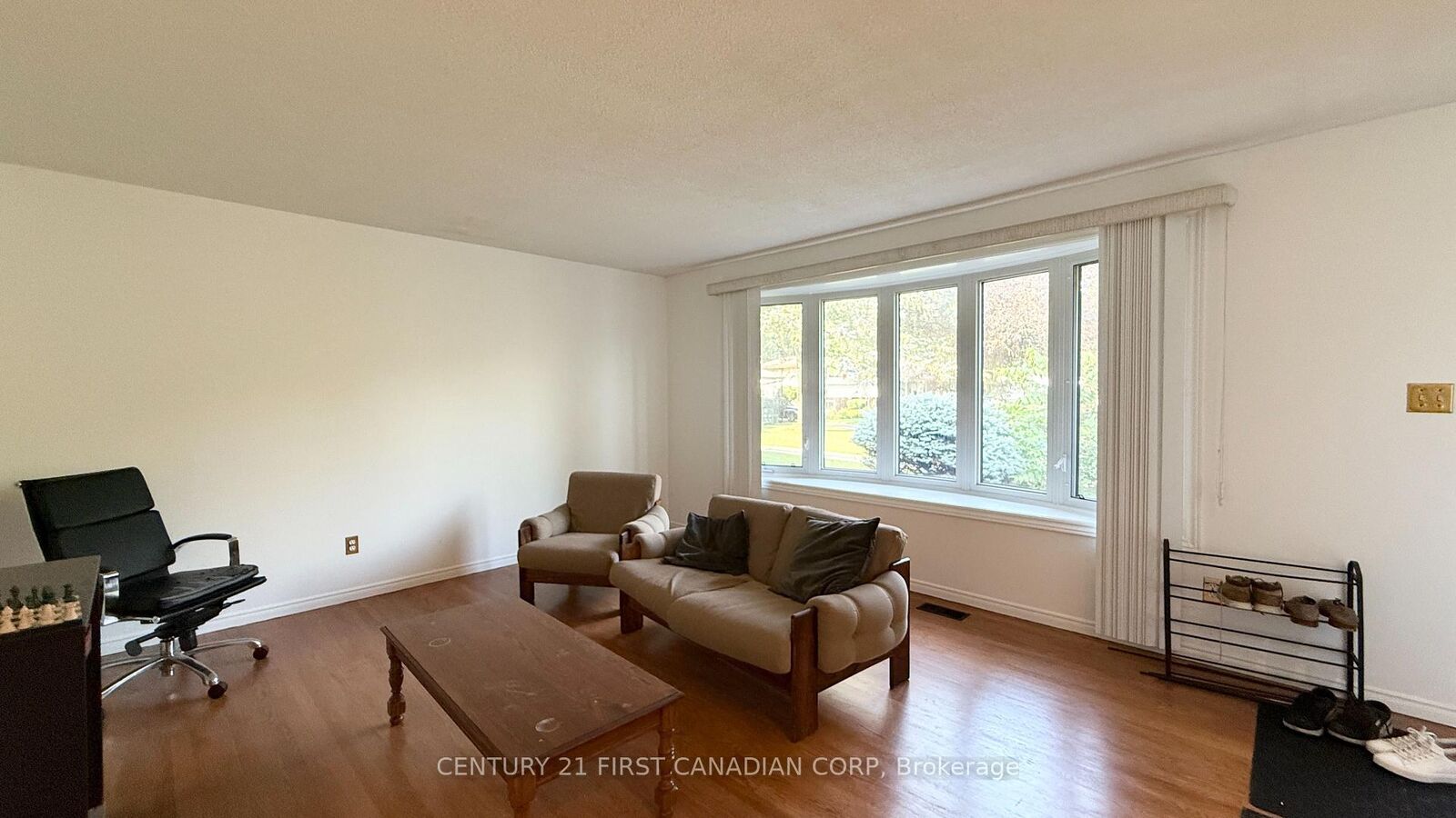Property Photo:  80 Rollscourt Place  ON N6G 1M2 