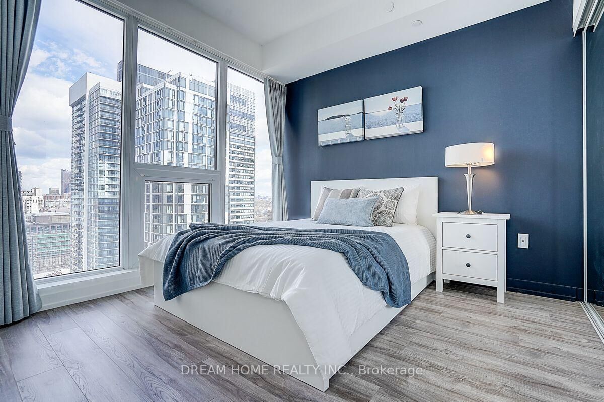 Property Photo: 77 Shuter Street 2611 ON M5B 0B8