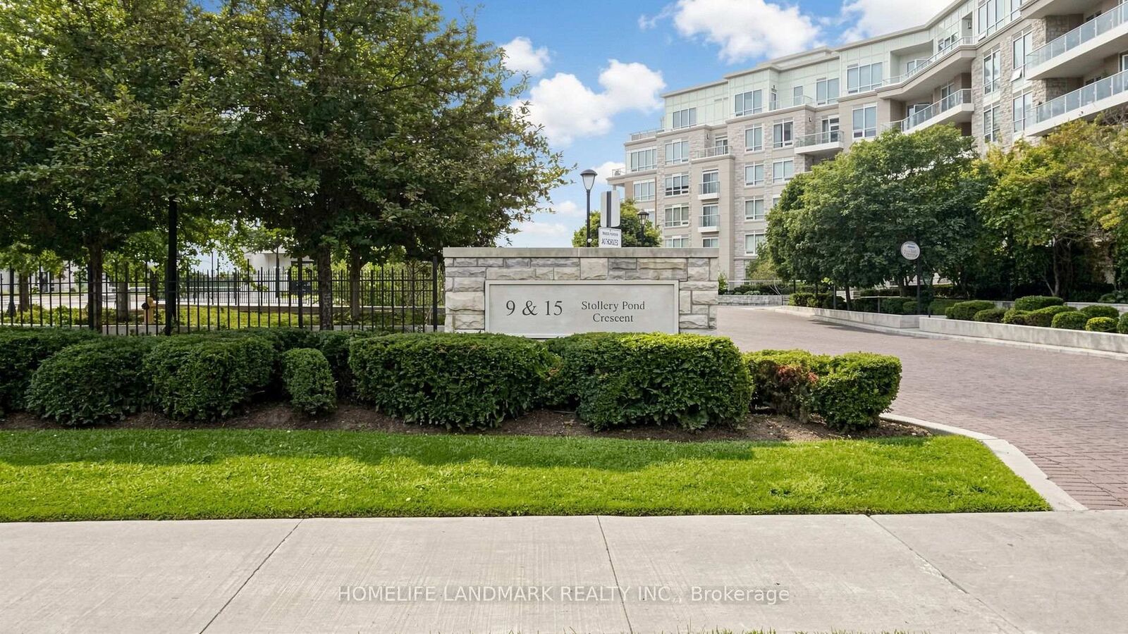 Property Photo: 15 Stollery Pond Crescent 507 ON L6C 0Y4