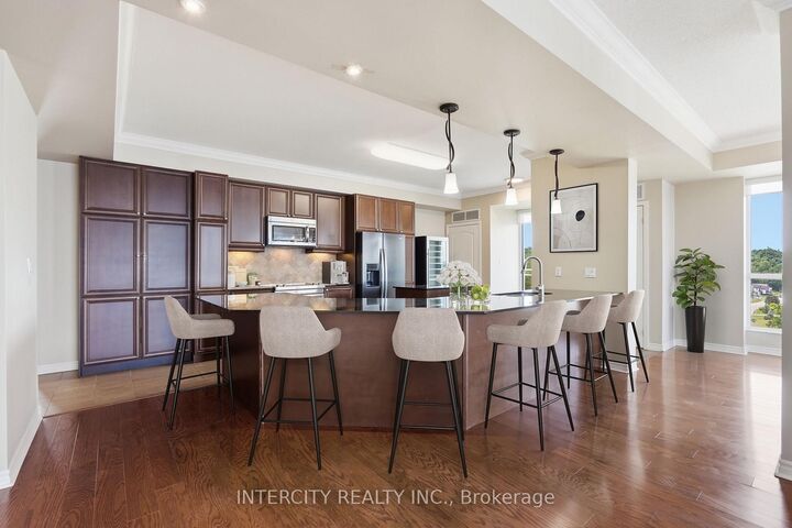 Property Photo: 699 Aberdeen Boulevard 901 ON L4R 5P2