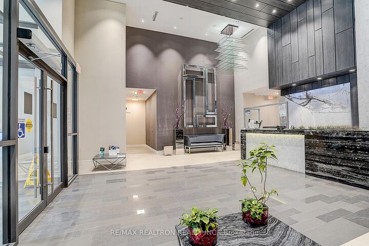 Property Photo:  9191 Yonge Street SW 321  ON L4C 1E2 