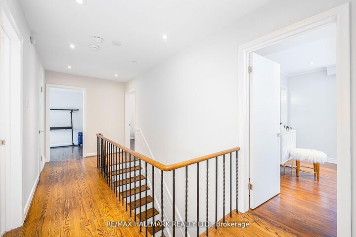 Property Photo:  16 Paultiel Drive W  ON M2M 3P3 