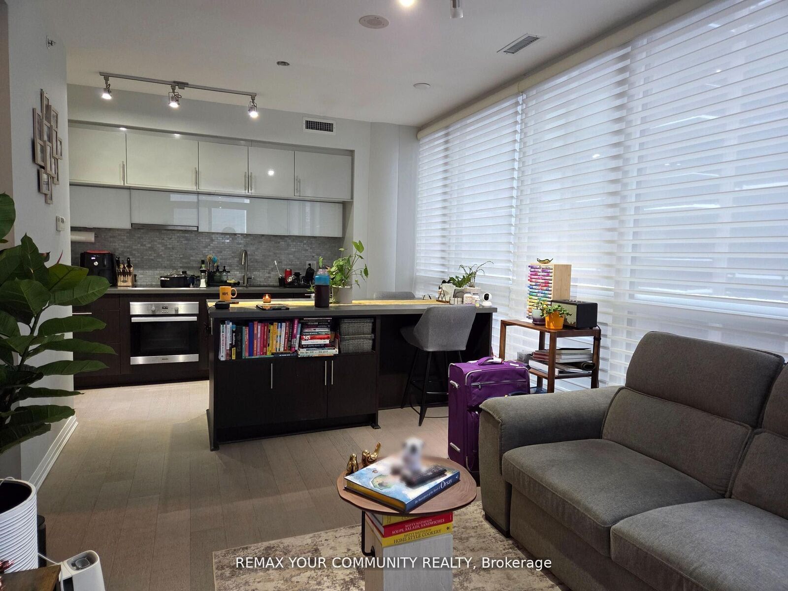 Property Photo: 8 Mercer Street 1208 ON M5V 0C4