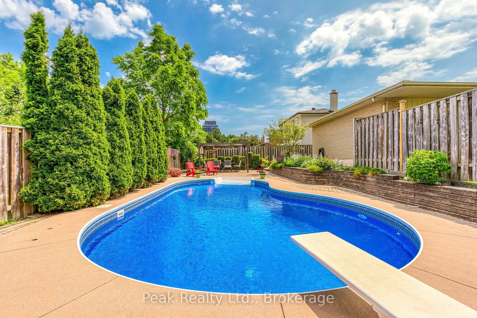 Property Photo: 2235 Waycross Crescent ON L5K 1J5