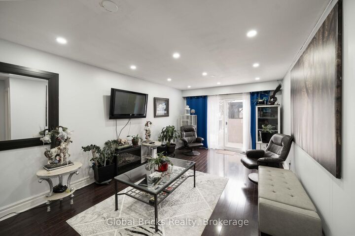 Property Photo: 2936 Windjammer Road ON L5L 1S7