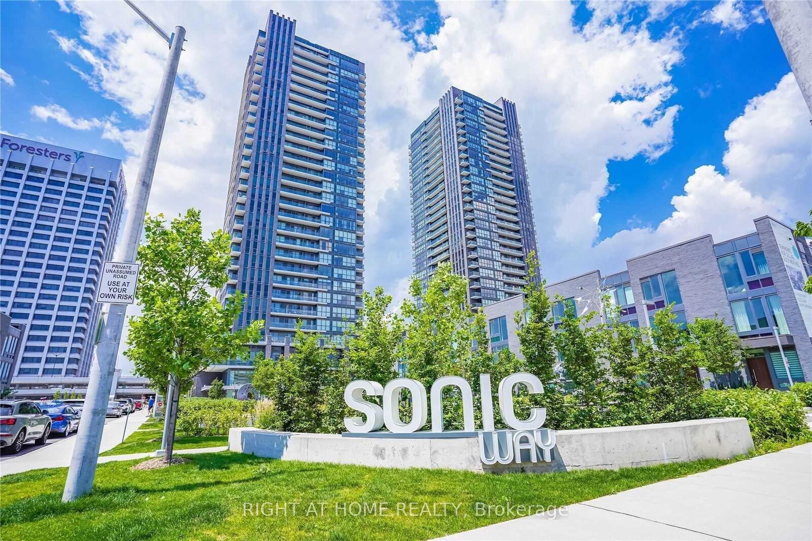 Property Photo:  2 Sonic Way 303  ON M3C 0P2 