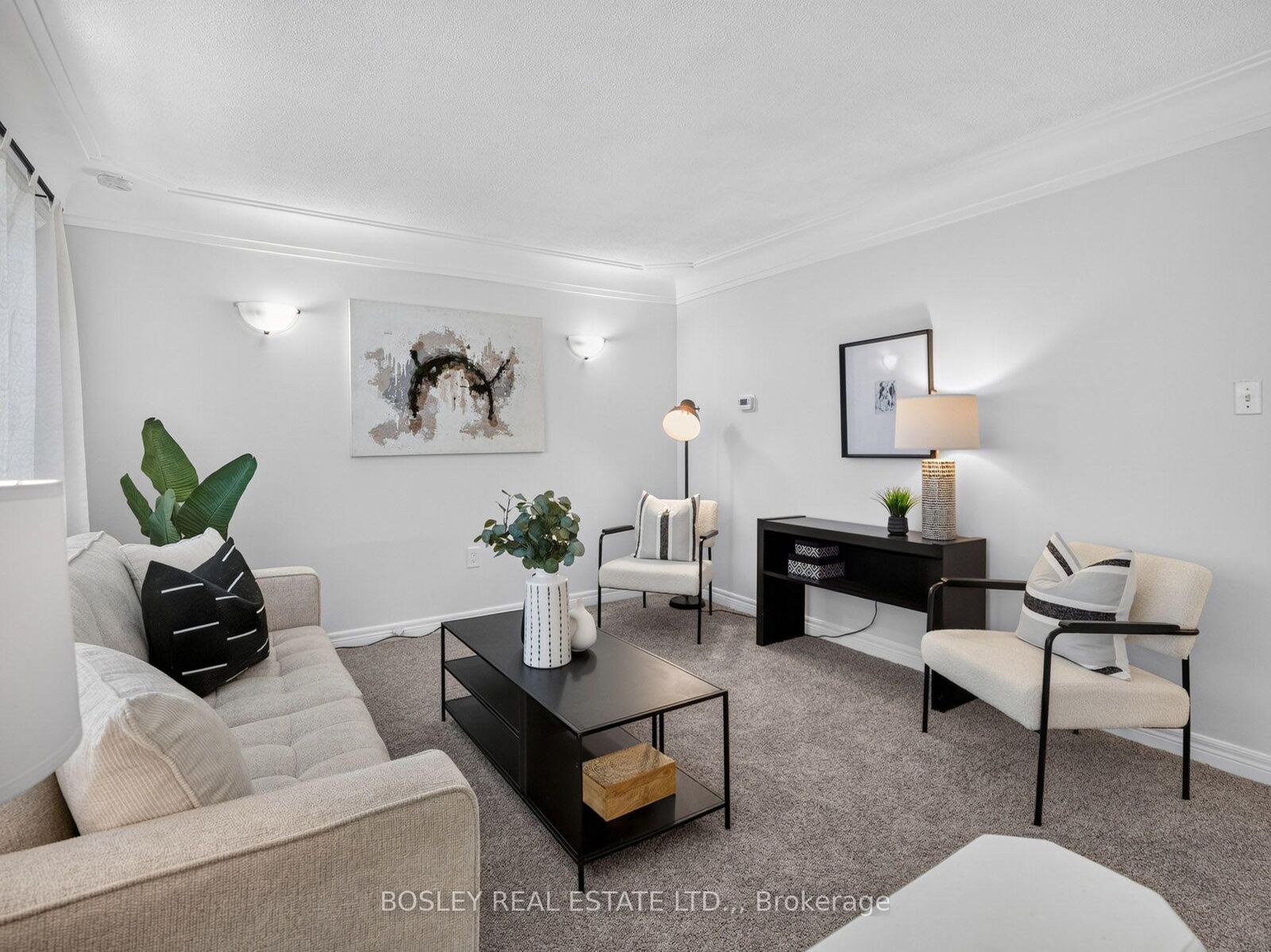 Property Photo: 6168 Churchill Street ON L2G 2X3
