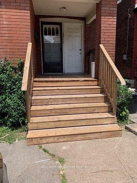 Property Photo:  33 Senator Avenue 1  ON L8L 1Z3 