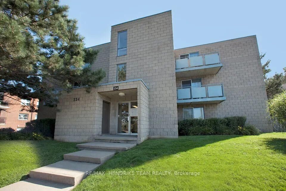 Property Photo:  234 Oakdale Avenue 201  ON L2P 2K6 