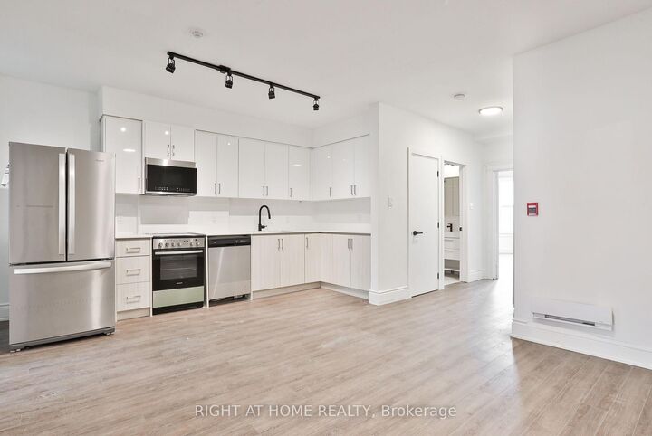 Property Photo:  548 College Street 2F  ON M6G 1B1 