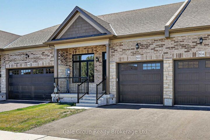Property Photo:  808 Garden Court Crescent  ON N4T 0A3 