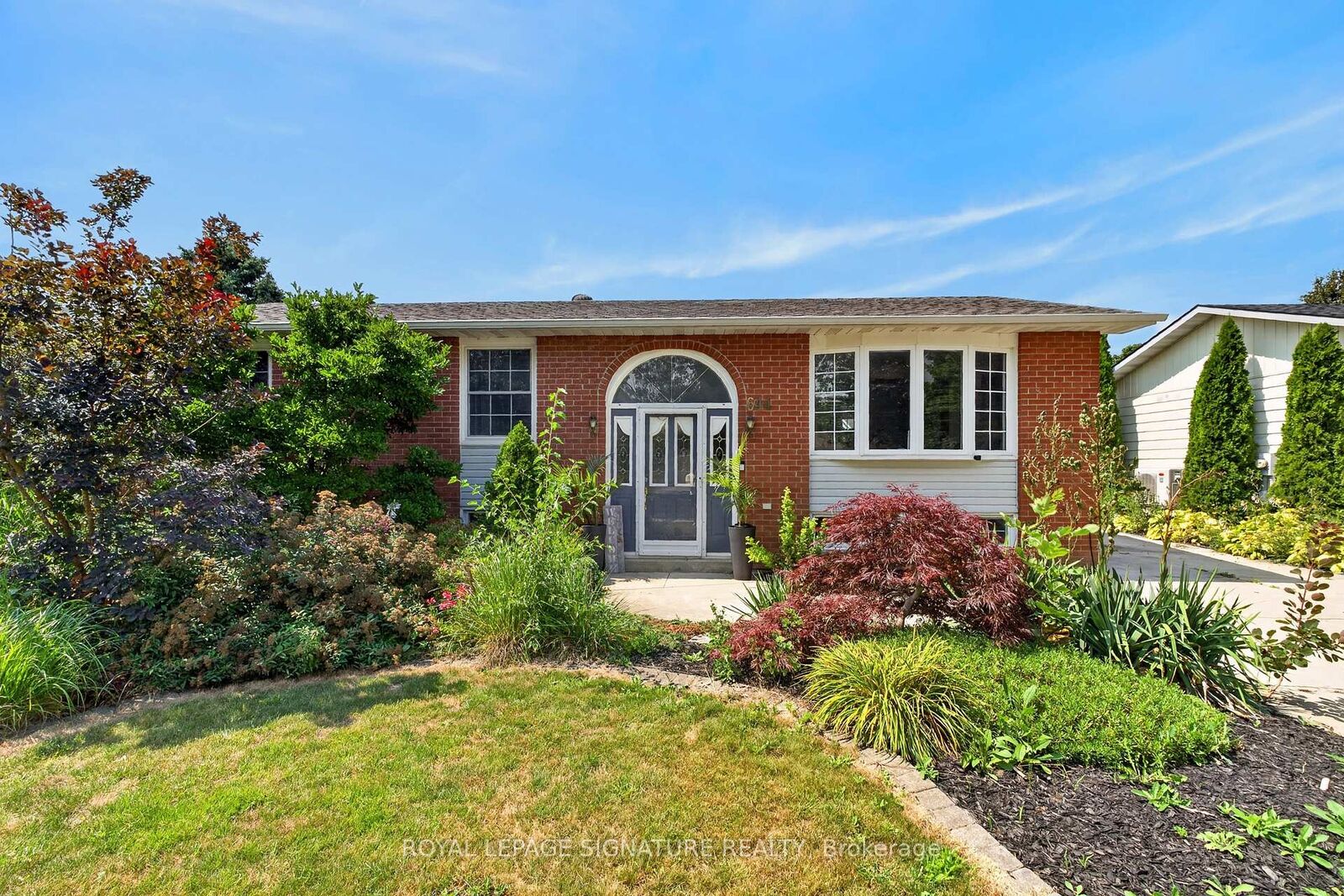 Property Photo:  644 Scott Street  ON N2Z 1V6 