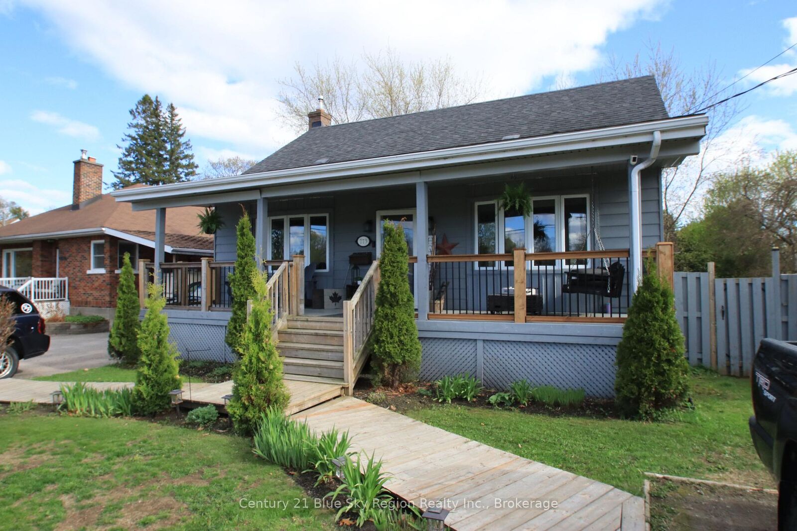 Property Photo:  773 Scollard Street  ON P1B 5A3 