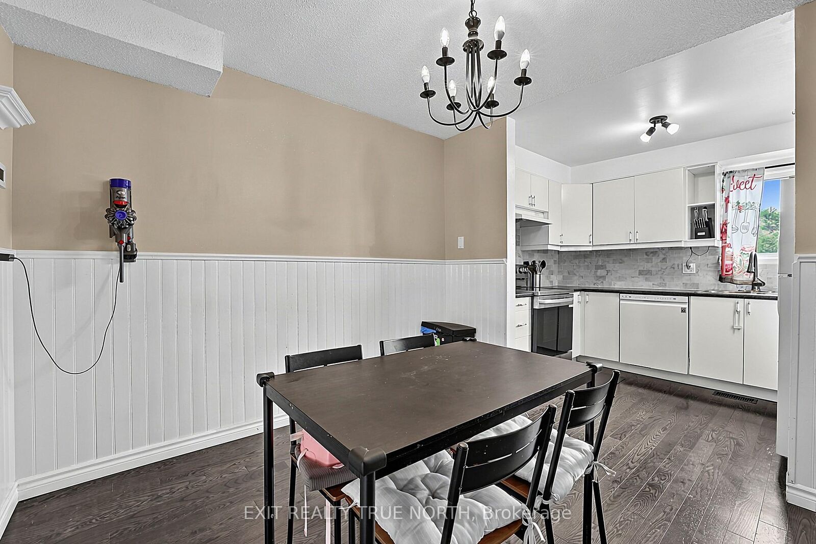 Property Photo:  73 Collins Crescent  ON L6V 3N1 