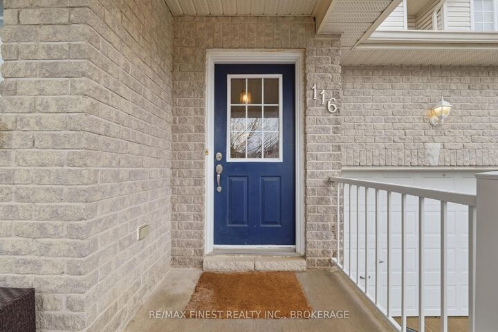 Property Photo: 116 Fireside Court ON K7K 7L8