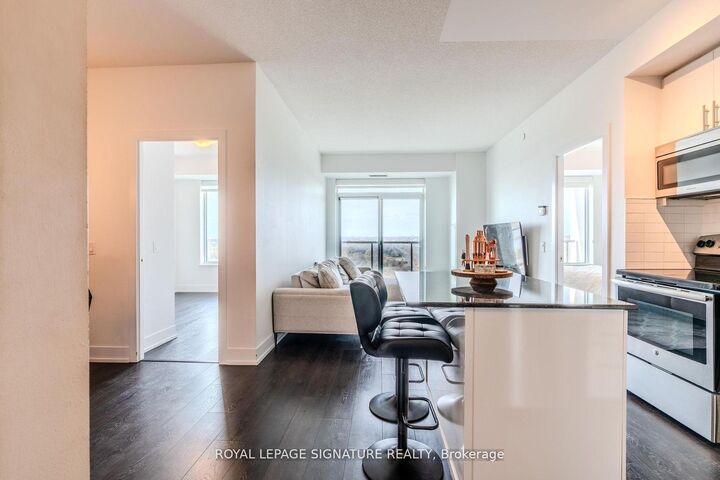 Property Photo:  1215 Bayly Street Ph206  ON L1W 0B4 