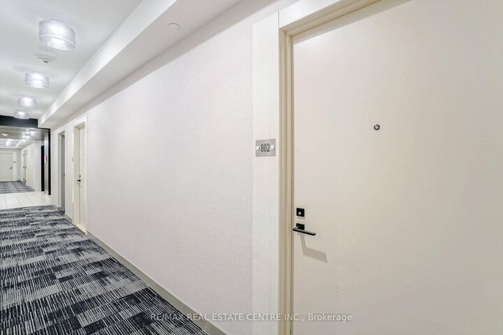 Property Photo: 4677 Glen Erin Drive 802 ON L5M 2E3