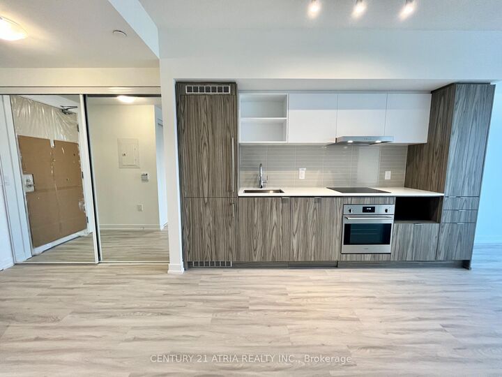 Property Photo:  55 Cooper Street 3102  ON M5E 0G1 