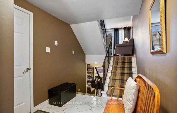 Property Photo:  70 Chiddington Gate  ON N6C 4Y3 
