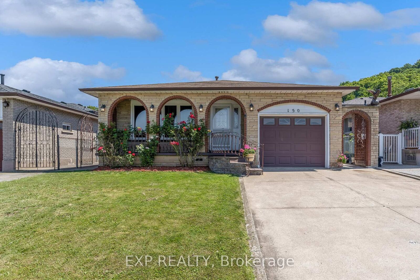 Property Photo: 150 Marcella Crescent ON L8K 6G3