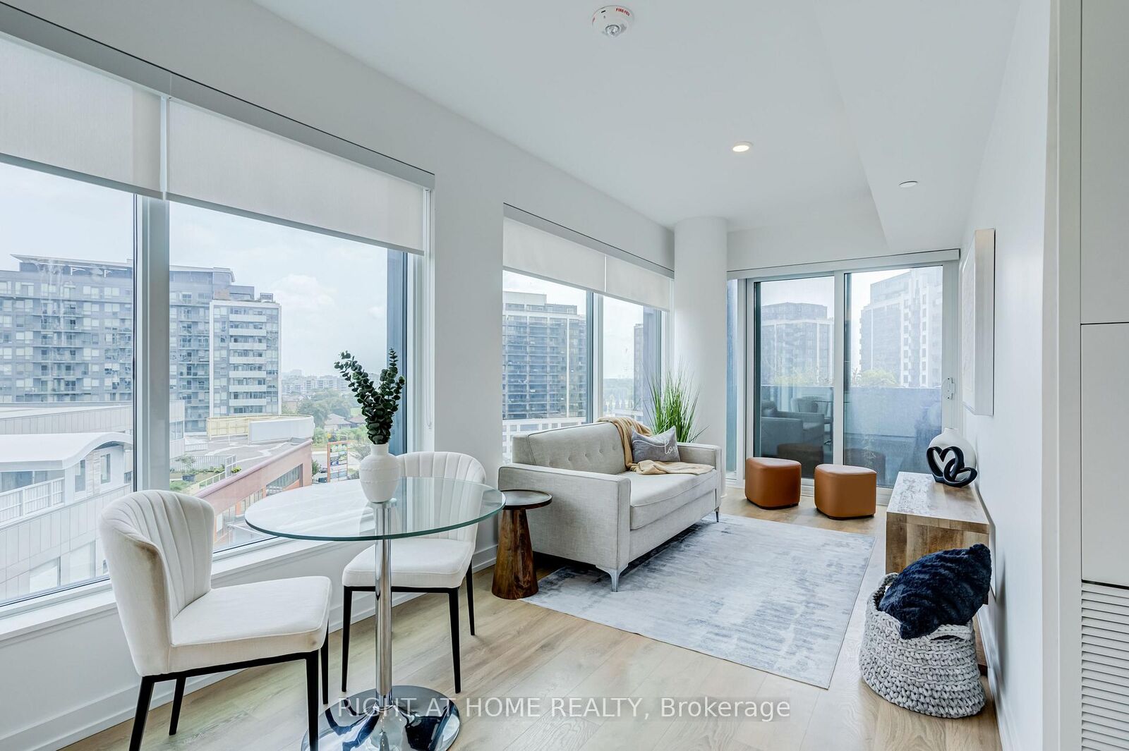 Property Photo: 1100 Sheppard Avenue W 908 ON M3J 0H1