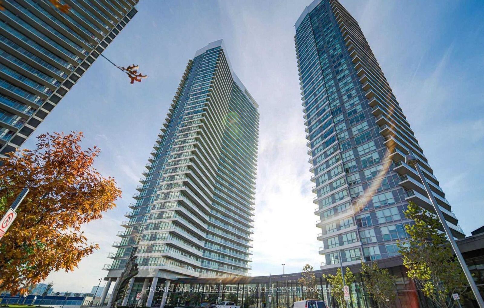 Property Photo: 117 McMahon Drive 3303 ON M2K 2X9