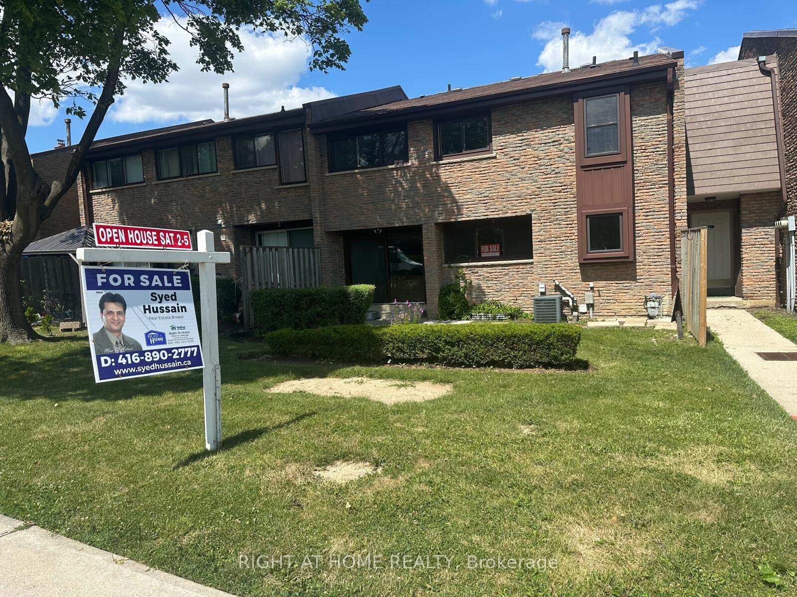Property Photo:  2605 Woodchester Drive 5  ON L5K 2E3 