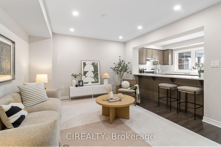 Photo de la propriété: 48 Casely Avenue ON L4S 0K3