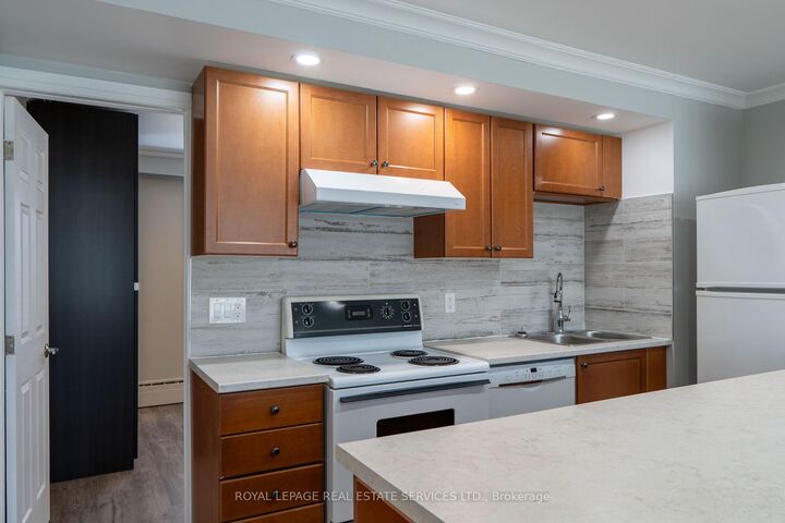 Photo de la propriété: 48A Arcadian Circle #2 ON M8W 2Y9
