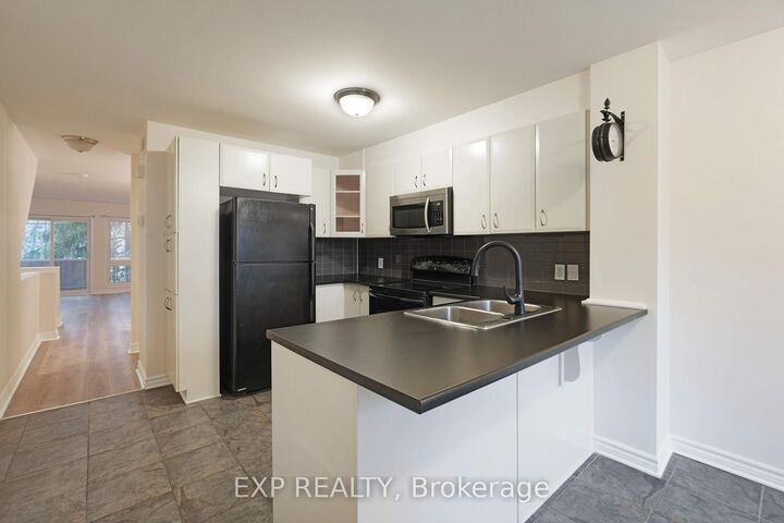 Property Photo: 201 Paseo Private 14 ON K2G 4N7