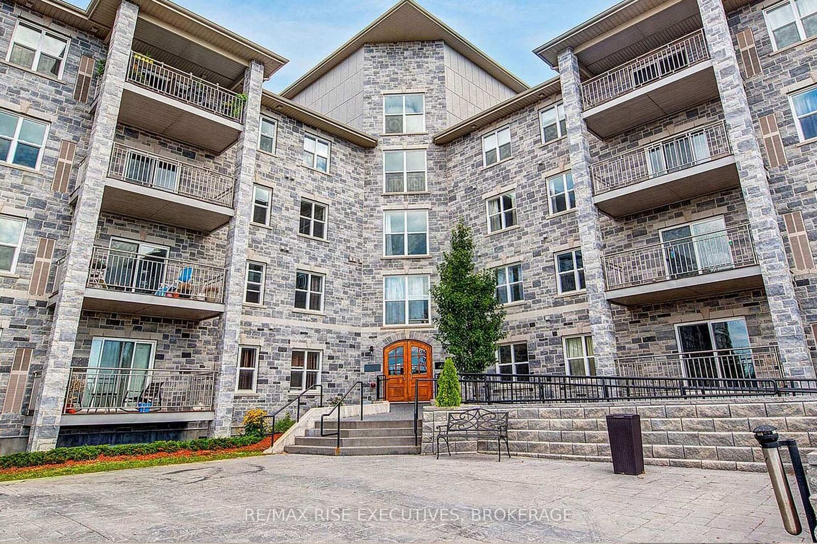 Property Photo:  539 Armstrong Road 515  ON K7M 0C6 